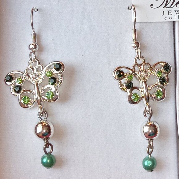 3 Pairs of Dangle Earrings, Butterflies, Leafs, Snowflakes - Picture 8 of 16